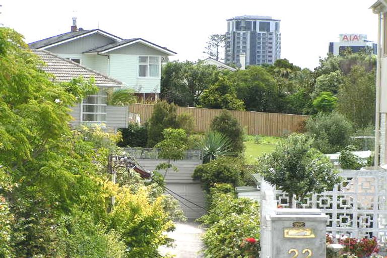 Photo of property in 20a/1 Hauraki Road, Hauraki, Auckland, 0622