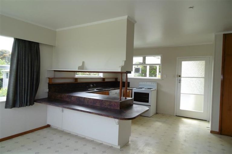 Photo of property in 9 Valkyria Place, Beach Haven, Auckland, 0626