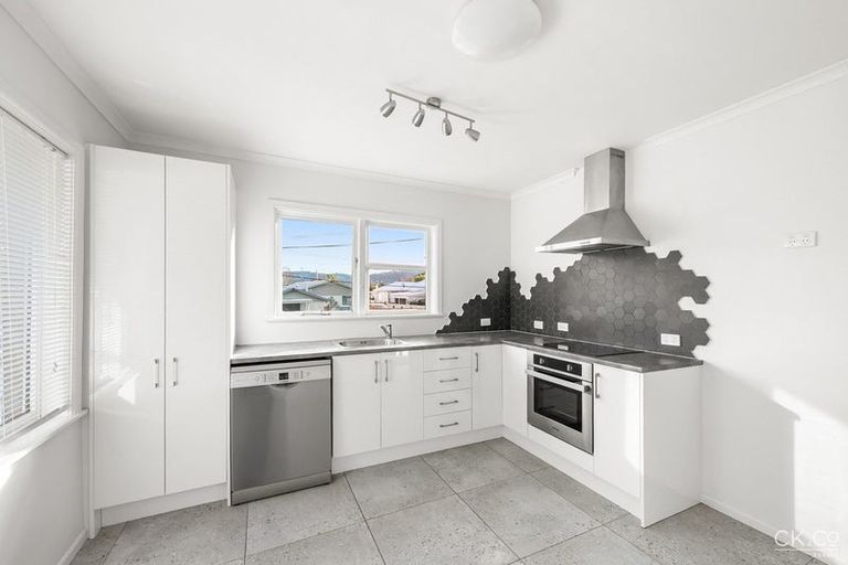 Photo of property in 40a Kashmir Avenue, Clouston Park, Upper Hutt, 5018
