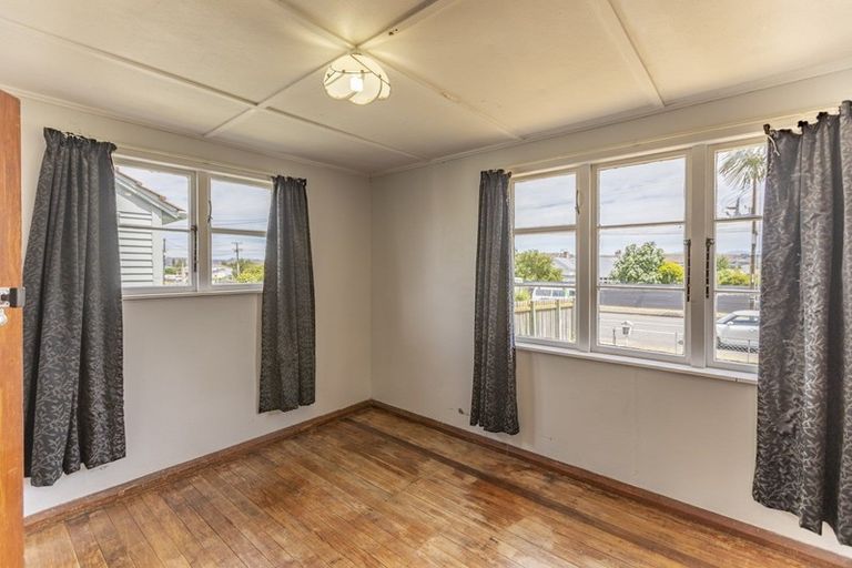 Photo of property in 69 Racecourse Road, Waipukurau, 4200