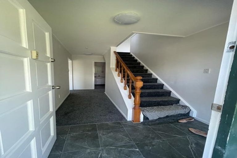 Photo of property in 1/41 College Road, Northcote, Auckland, 0627