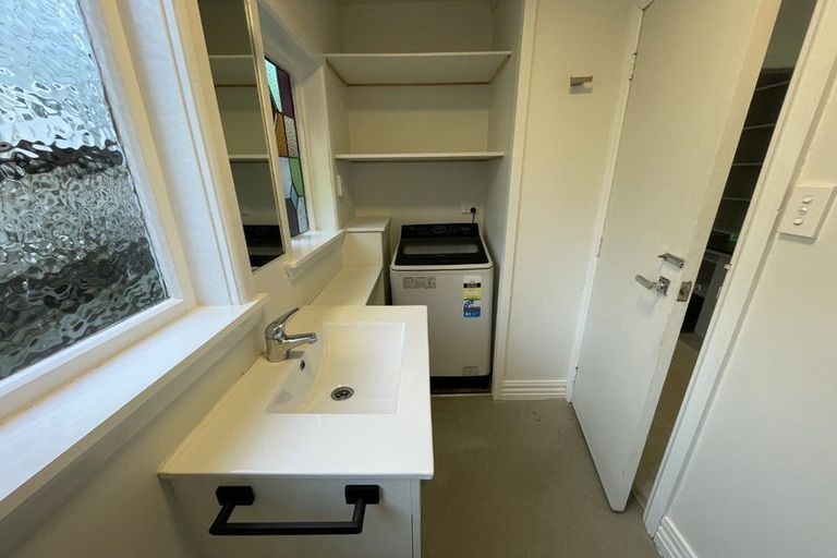 Photo of property in 10 Royal Street, Berhampore, Wellington, 6023