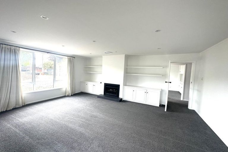 Photo of property in 4 Bathurst Street, Silverstream, Upper Hutt, 5019