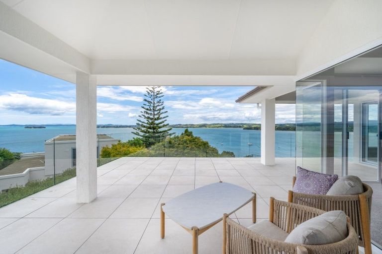 Photo of property in 1/121 Pah Road, Cockle Bay, Auckland, 2014