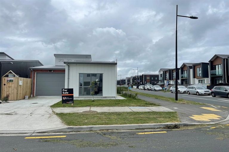 Photo of property in 42 John Gray Street, Papakura, 2110