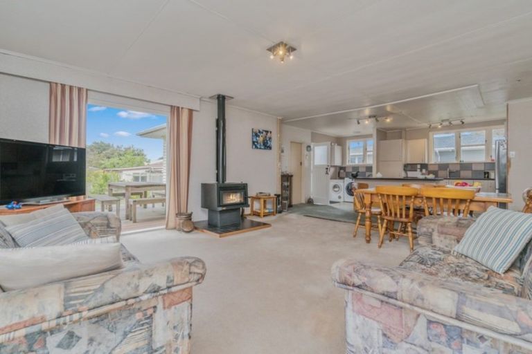 Photo of property in 7 Muir Avenue, Mangere Bridge, Auckland, 2022