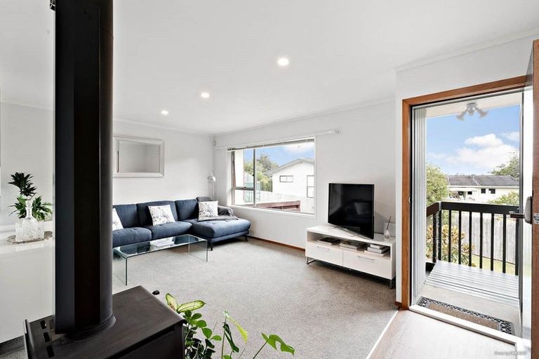 Photo of property in 2/28 Scarlock Avenue, Browns Bay, Auckland, 0630