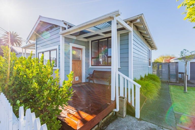 Photo of property in 13 Waverley Street, Waipawa, 4210