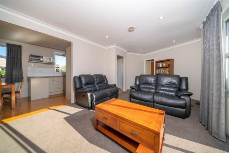 Photo of property in 487 Mairehau Road, Parklands, Christchurch, 8083