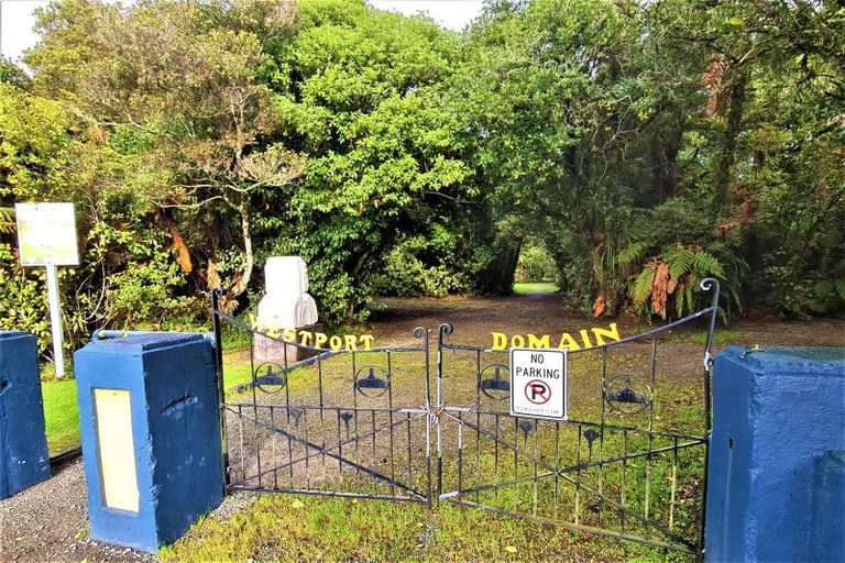 Photo of property in 3 Roebuck Street, Westport, 7825