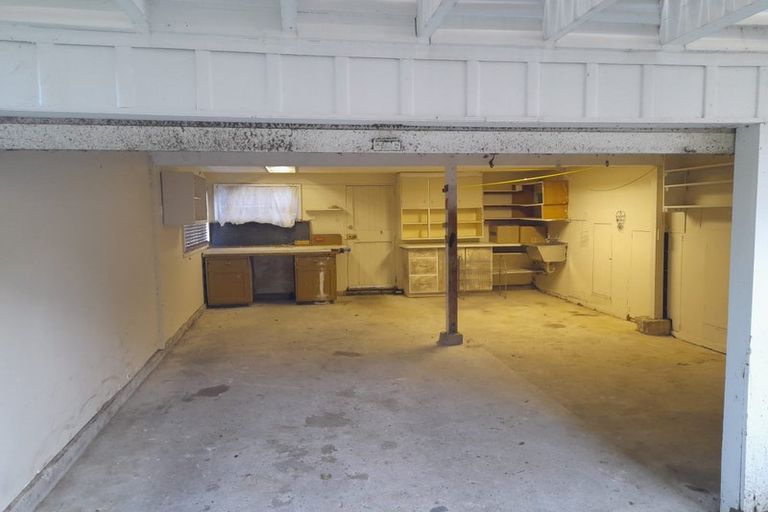 Photo of property in 27 Beauchamp Street, Karori, Wellington, 6012