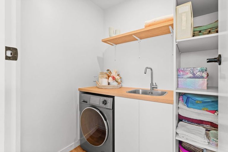 Photo of property in 6 Larkhill Place, Russley, Christchurch, 8042