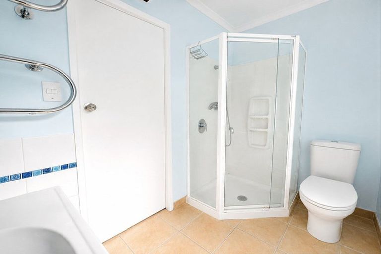 Photo of property in 43 Amapur Drive, Khandallah, Wellington, 6035