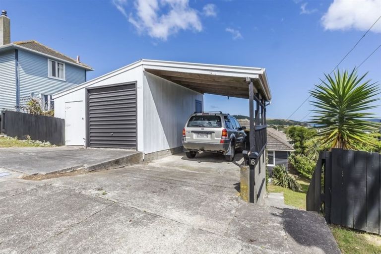 Photo of property in 6 Spur Grove, Titahi Bay, Porirua, 5022