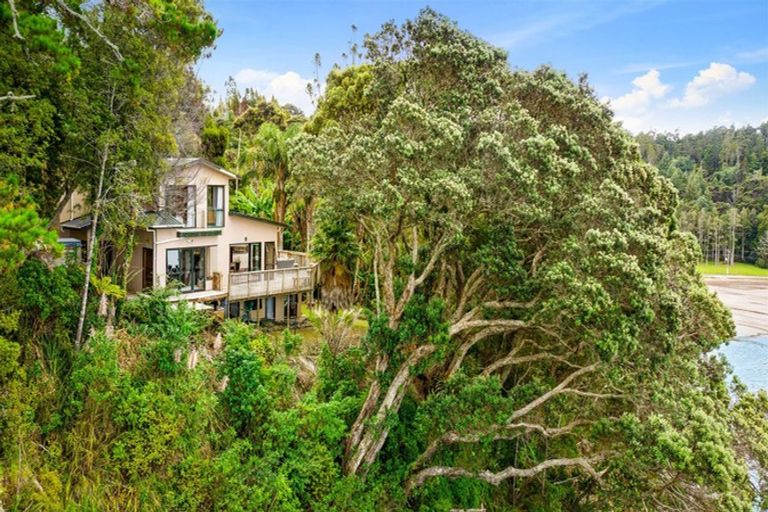 Photo of property in 44 Paturoa Road, Titirangi, Auckland, 0604