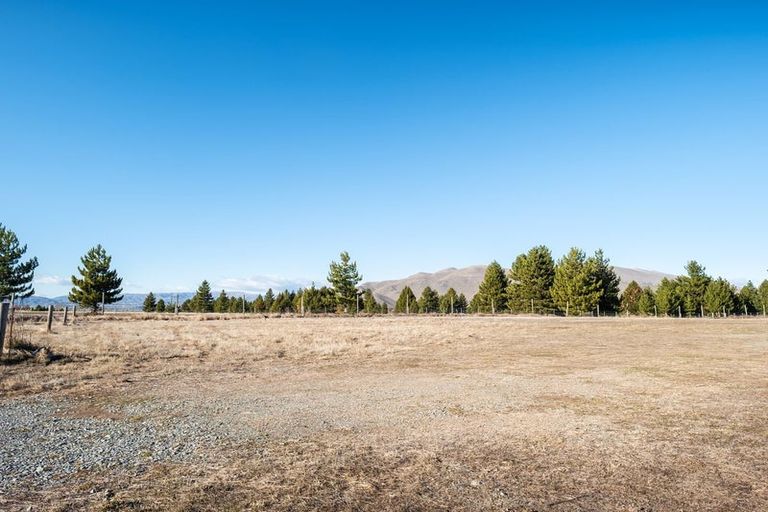 Photo of property in 4 Neuman Road, Twizel, 7901