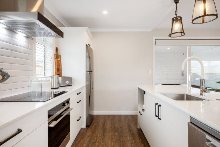 Photo of property in 37 Mahana Way, Pyes Pa, Tauranga, 3112