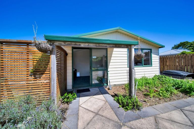 Photo of property in 429 Broadway, Stratford, 4332