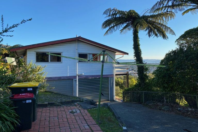 Photo of property in 4 Farrelly Grove, Fairfield, Lower Hutt, 5011