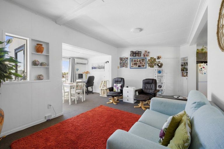 Photo of property in 1/92b South Road, Blagdon, New Plymouth, 4310