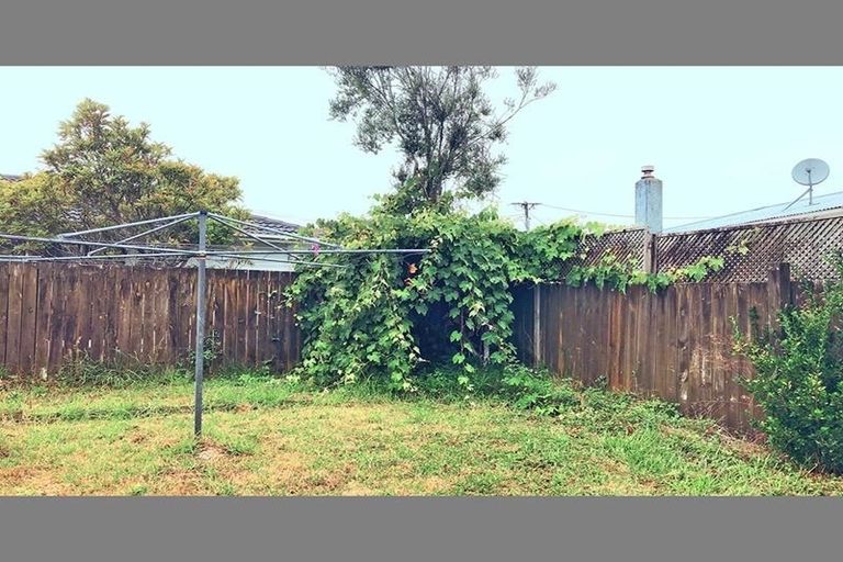 Photo of property in 49 Larnoch Road, Henderson, Auckland, 0610