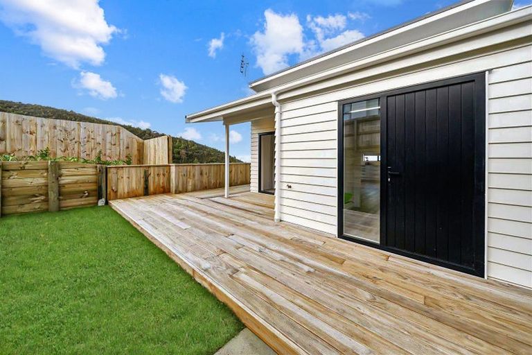 Photo of property in 18 Cathie Place, Karori, Wellington, 6012