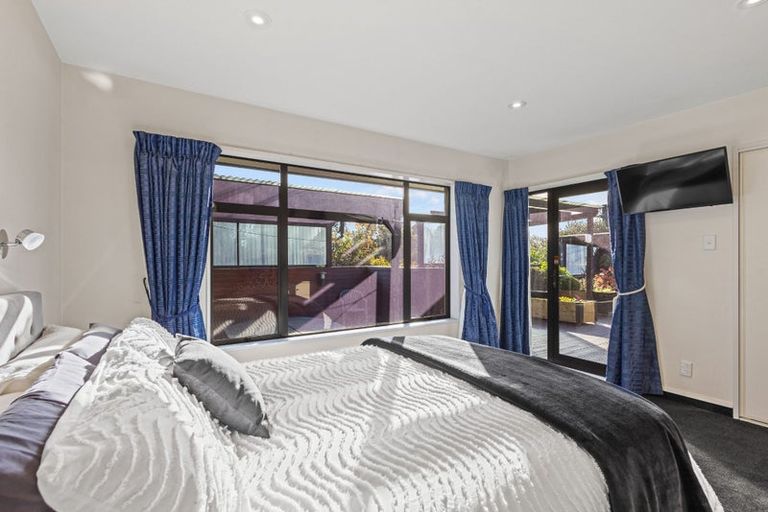 Photo of property in 2 Whaka Terrace, Huntsbury, Christchurch, 8022