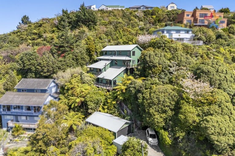 Photo of property in 93 Miromiro Road, Normandale, Lower Hutt, 5010