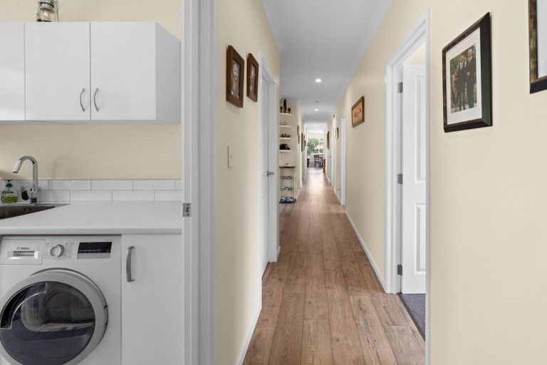 Photo of property in 93 Watts Street, Waipawa, 4277