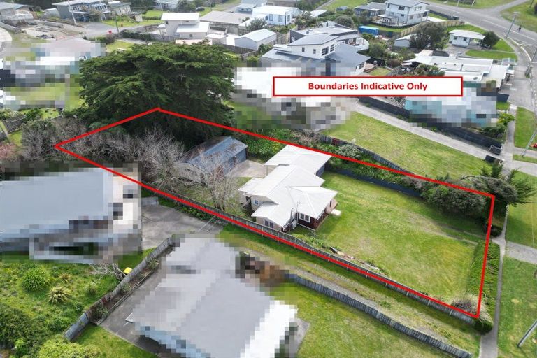 Photo of property in 46 Signal Street, Foxton Beach, Foxton, 4815