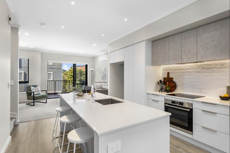 Photo of property in 5/35 Marine Parade, Hobsonville, Auckland, 0616