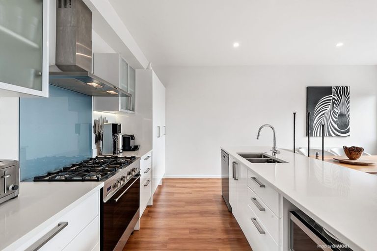 Photo of property in 49b Waru Street, Khandallah, Wellington, 6035