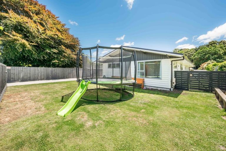 Photo of property in 21 Kohekohe Road, Waikanae, 5036