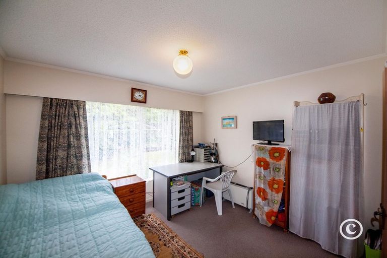 Photo of property in 100 Churton Drive, Churton Park, Wellington, 6037