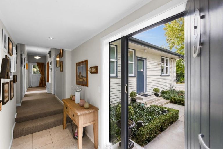 Photo of property in 9 Neeve Place, Taradale, Napier, 4112