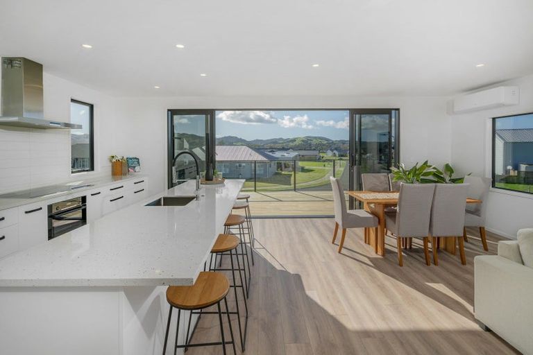 Photo of property in 12 Ngaroma Crescent, Whitianga, 3510