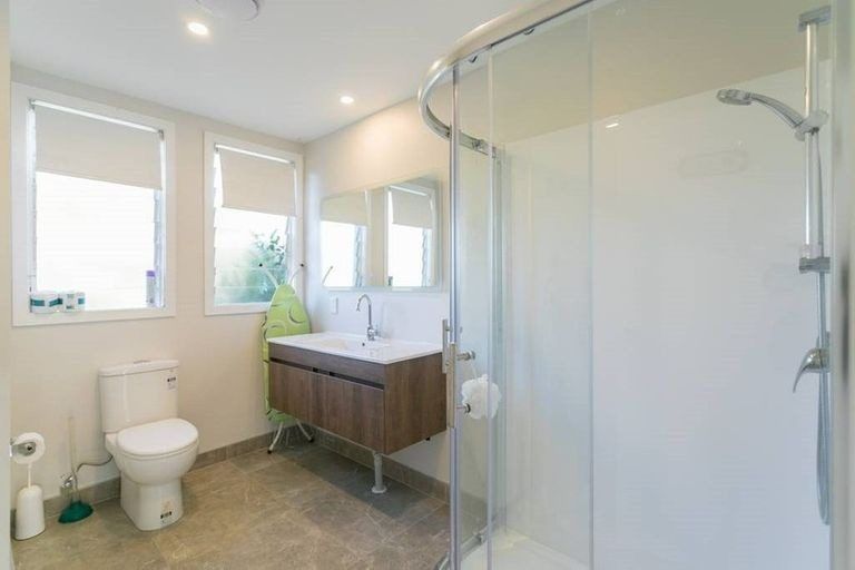 Photo of property in 2/4 Sydney Street, Hauraki, Auckland, 0622