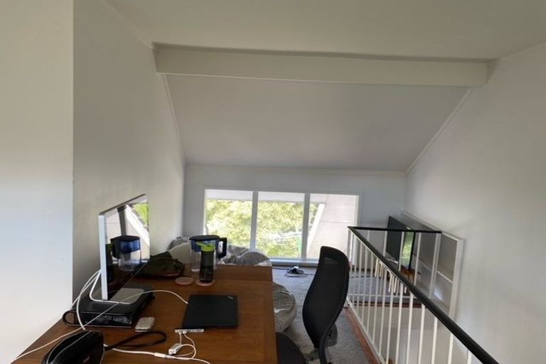 Photo of property in 2/30 Martin Crescent, Northcote, Auckland, 0627