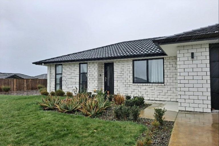 Photo of property in 24 Keene Drive, Bell Block, New Plymouth, 4312
