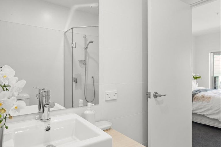 Photo of property in Marina View Apartments, 303/4 Reads Quay, Gisborne, 4010