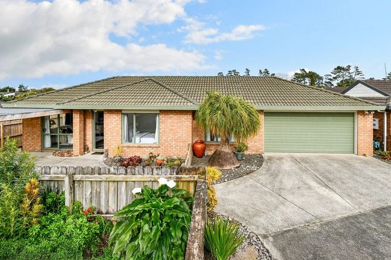 Photo of property in 7a Carnoustie Drive, Wattle Downs, Auckland, 2103