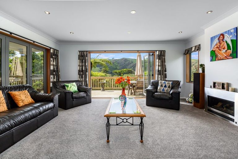 Photo of property in 4 Haunui Road, Pukerua Bay, 5026