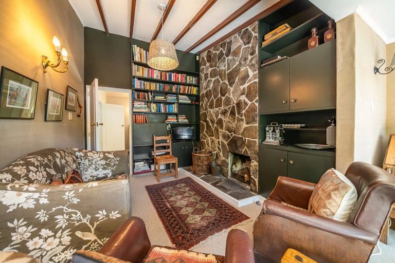 Photo of property in 9 Chatsworth Road, Silverstream, Upper Hutt, 5019
