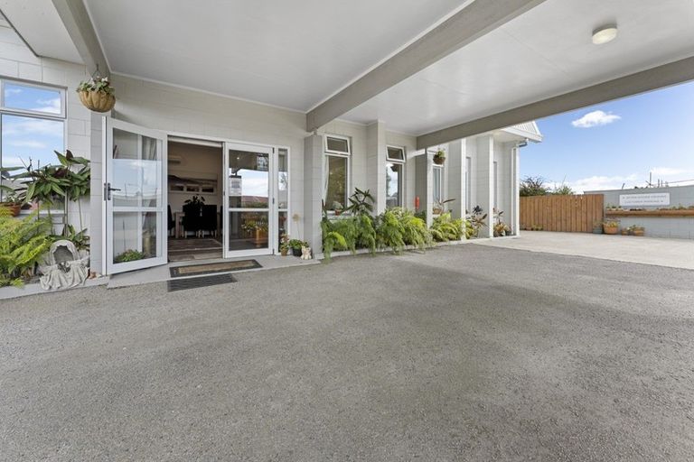 Photo of property in 373 Broadway, Stratford, 4332