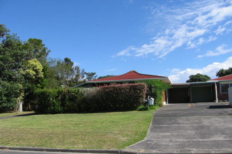 Photo of property in 1/5-7 Rock Isle Road, Torbay, Auckland, 0630