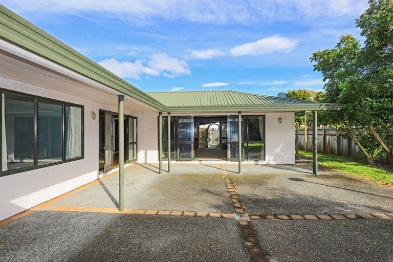 Photo of property in 5 Pukekura Place, Taradale, Napier, 4112