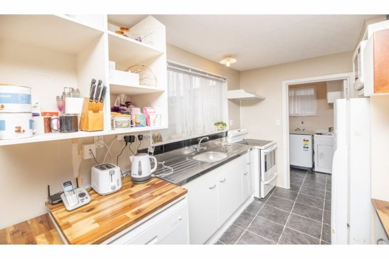 Photo of property in 41 Oldwood Street, Bishopdale, Christchurch, 8053