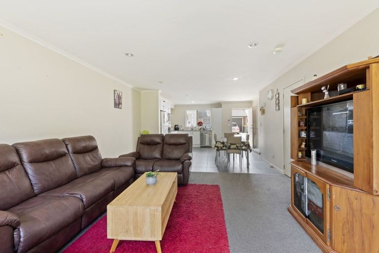 Photo of property in 32 Akeake Lane, Manurewa, Auckland, 2102