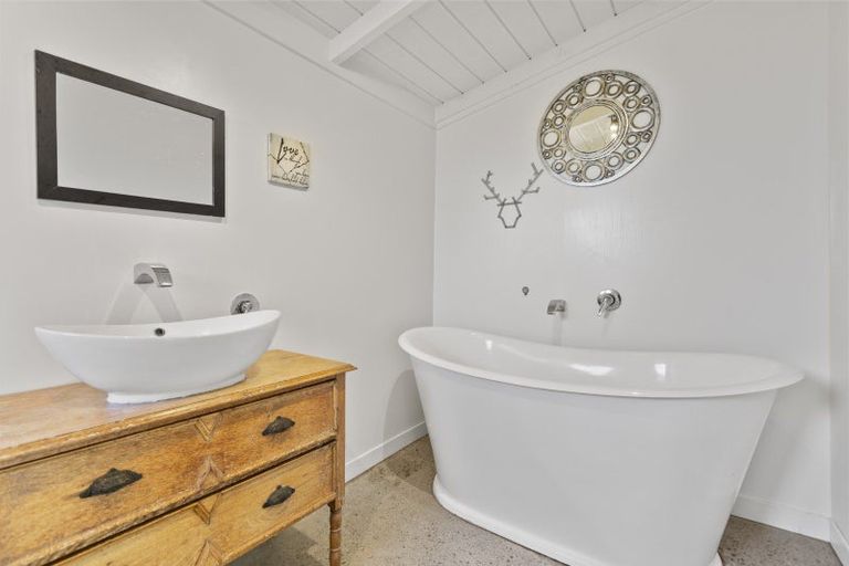 Photo of property in 2 Warre Street, Waitara, 4320