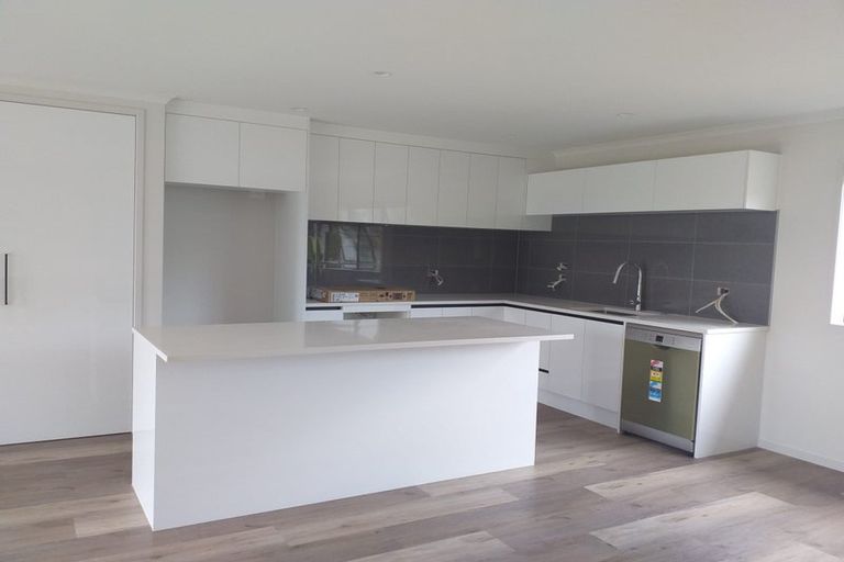 Photo of property in 2 Emerald Avenue, Rosehill, 2113